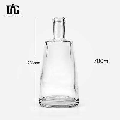 China Ausgangsmaterial Glas 50 ml 350 ml 700 ml 750 ml 1000 ml Wodkaflasche für Getränke zu verkaufen