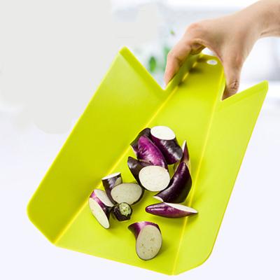 China Foldable disposable plastic cutting board for sale