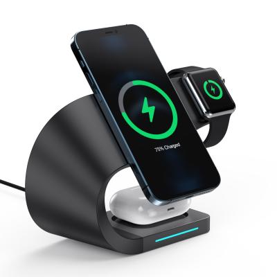 China 4 in 1 Magnetic Wireless Charger Stand for iPhone 14 15W Fast Charging Dock Station en venta