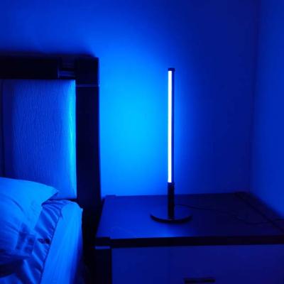 China Modern Modern Bedroom Heat Led Single Table Light Smallest RGB Adjustable Minimum Stand Single Table Lamp for sale