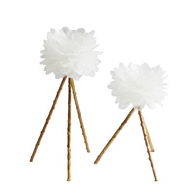 China Home Decoration Nodic White Flower Home Decoration Copper Wedding Home Opens Candle Holder Wholesale for sale