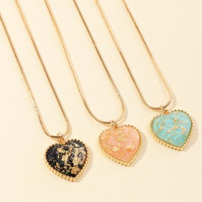 China Fashion High Quality Gold Plated Heart Shape Pendant Necklace Jewelry Custom Geometric Resin Necklace for sale