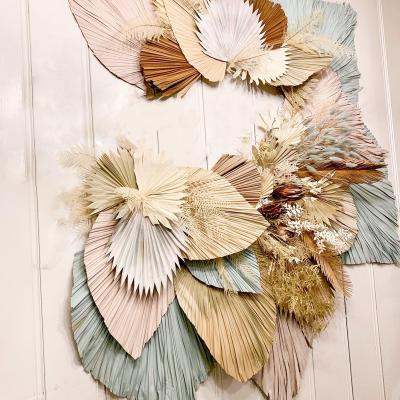 China Indoor Outdoor Wall Decoration Dried Flowers Palm Fan Leaf Dry Shovel Sun Natural Treated Dried Palm Leaves Dried Fan Leaf Wedding Flower Decoration for sale