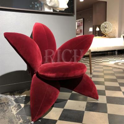 China Modular Unique Design Upholstered Home Accent Chairs Luxury Modern Italian Lounger Furniture Velvet Fabric Leisure Chairs for sale