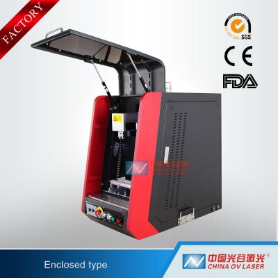 China Laser die van de Raycusipg 20W 30W 50W de Mini Ingesloten Vezel Machine voor Aluminium merken Te koop