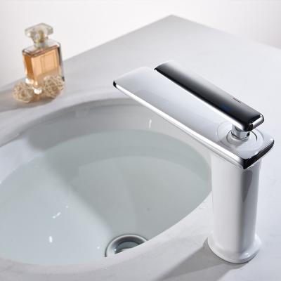 China Cheap Single Lever Modern White Faucet Mixer Taps Brass Metered Bathroom Basin Faucet for sale