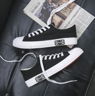 China 2021 new fashion trend flat casual shoes men student canvas shoes for sale