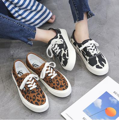 China Fashion Trend Leopard Canvas Women's Shoes Slip-On Shoes Student Lazy Sneakers for sale