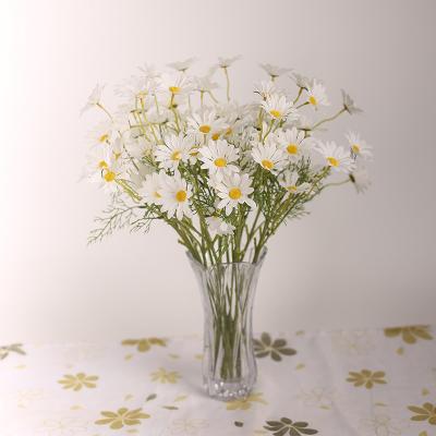 China Natural Touch Artificial daisy flower artificial flower arrangement silk flower for sale