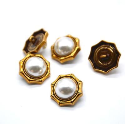 China Sustainable Manufacturers Of High-grade Alloy Buttons Bamboo Section Of Antique Gold Metal Pearl Inlaid Buttons for sale