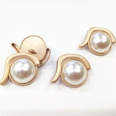 China 2020 Viable Manufacturer Of High Grade Metal Alloy Buttons Shaped Pearl Combination Buttons for sale