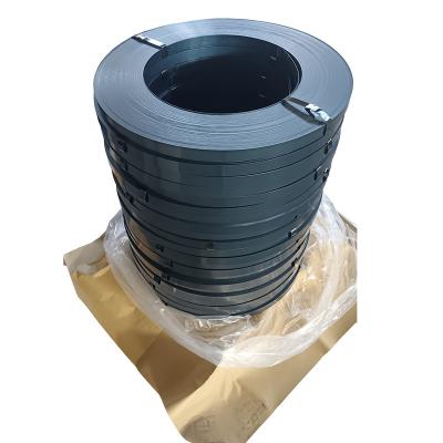 China Machine Packing Blue Metal Steel Strapping Tempered Waxed Tape Wrapped Steel Strapping for sale