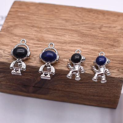 China Astronaut Alloy Charm Pendant New Hiphop Silver Color Pendant Charms Star Astronaut For DIY Jewelry Making Gift Necklace Custom for sale