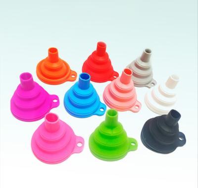 China Viable Cooking Oil Funnel Food Grade Collapsible Liquid Transfer Mini Collapsible Silicon Funnel for sale