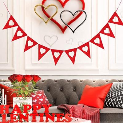 China Red Hollow Heart Burlap Garland Valentine's Day Banner Premium Natural Valentine's Day Triangle Flag Banner Mantel Fireplace Hanging for Wedding for sale