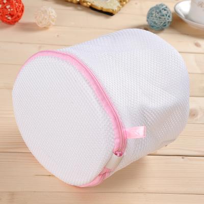 China Latest Design 100% Polyester Large Circle Durable And Environmentally Friendly White Twist Laundry Mesh Bra Washing Bag for sale