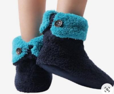 China Cushioning Ladies Plush Floor Indoor Home Lounge Socks Anti-skid Bootie Slippers Slippers Rejects Sherpa Lining Button for sale