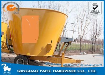 China Tulip Vertical Mixer Animal Feed Wagon Loading capacity 3000kgs for Pasture for sale