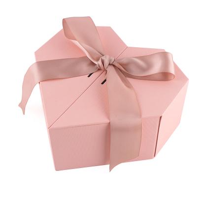 China Handmade Wedding Favors Bridesmaid Paper Gift Box for sale