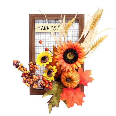 China Wood+Metal Door Wreath Frame Shape Wall Plaque Pumpkin Shaped Hanging Maple Leaf Autumn Fall Harvest Sign Decor for sale