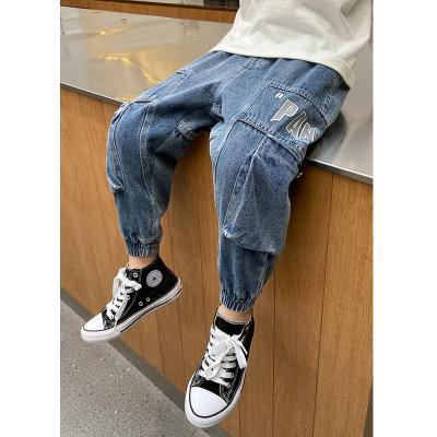 China Anti-pilling kids clothes slim straight jeans classic bottoms baby boys kids casual long pants kids denim clothing for sale