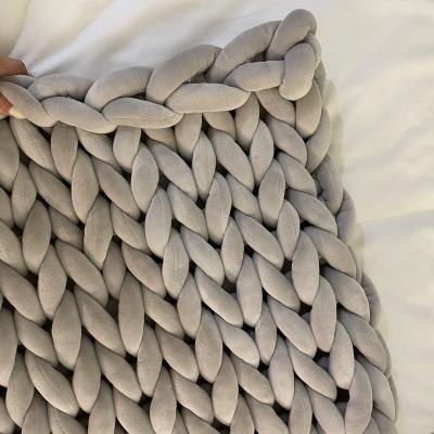 China Hot Custom Anti-pilling Non-shedding Hand Knitted Chunky Knit Weighted Blanket Velvet Tube Blanket for sale