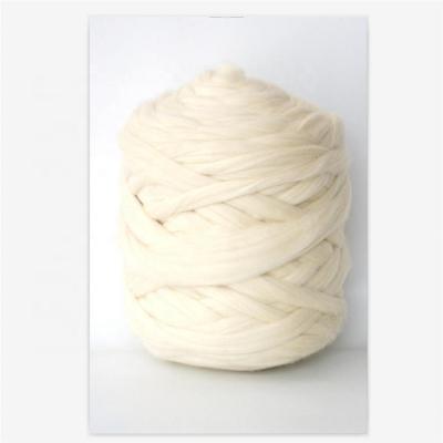 China Cheap Eco - Friendly 60S Merino Woolen Yarn , White Woolen Roving , Chunky Yarn For Hand Knit for sale