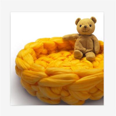 China Super Warm 100% Acrylic Pet Sofa Dog Bed Luxury Cute Chunky Arm Knitting Soft Dog Round Round for sale