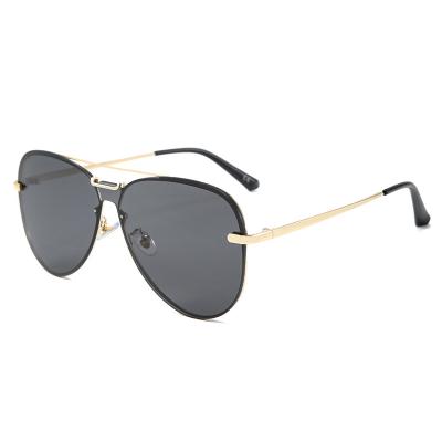 China Fashion Sunglasses Design Unique Personality Lens Pilot Women Shades One Piece 8021 Sunglasses for sale