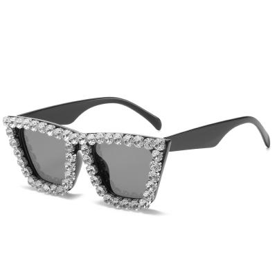 China Fashion sunglasses brand cat eye rhinestone bling glass sunglasses for women luxury diamond eyewear for sale