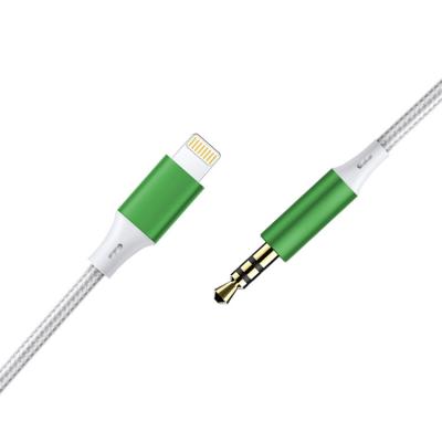 Cina MFI 8 Pin Stereo Aux Cable Lightning ad audio Jack Cable in vendita