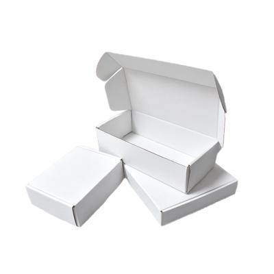 China Recyclable White Cardboard Folding Packaging Box Corrugated Cardboard Mailer Paper Box Packaging Shipping Cardboard for sale