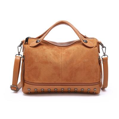 China New Korean trend women's large capacity women's bag fashion shoulder bag fashion single rivet messenger bag for sale