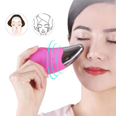 China Portable Waterproof Acne Treatment Facial Cleansing Sweep Sonic Face Scrub Device Silicone Electric Rechargeable Facial Cleansing Brush for sale