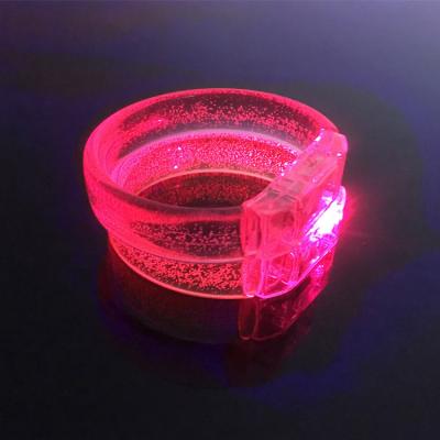 China Color changing 2019 new product acrylic led wristband color changing acrylic led wristband, flashing wristband, led bulb wristband for sale