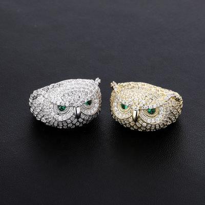 China Iced Out Owl Head Ring Animal, Hip Hop Iced Out 18K Gold Green Eye Owl Ring for sale