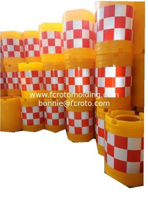 China Water Filled Traffic Rotomolding Plastic Road Safety Barrier For Sale for sale