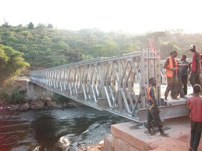 China Estojo compacto de aço da ponte de fardo de Bailey da plataforma da madeira com única pista à venda