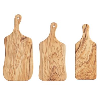 China Customized Viable Irregular Shape Logo Decor Real Natural Olive Serving Cutting Olive Wood Cutting Board With Handle for sale