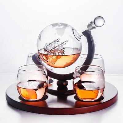 China Custom Handmade Single Globe 1000ml Whiskey Red Wine Crystal Borosilicate Glass Decanter Decanter with Cups and Bottle Holder Set for sale