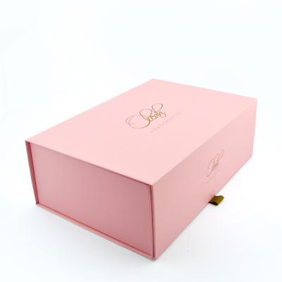 China Disposable Eco-friendly Customized Garment Shoes Packing Folding Box With Handle for sale