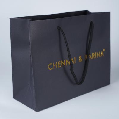 China Stylish Fectory Recyclable Chinese Reuse Your Own Logo Wine Packaging Takeaway Black Paper Bags With Handles for sale