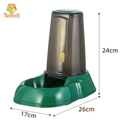 China Automatic Pet Bowls and Feeders Gravity Pet Food Feeder and Water Dispensers Outdoor Pet Water Dispenser Cats Dogs Product for sale