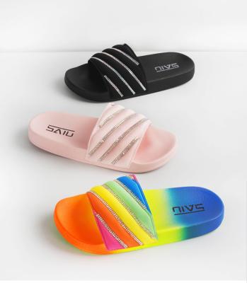 China 2022 Summer Fashion Lightweight Personalized Comfortable Soft Home Leisure Non Slip Slippers for sale