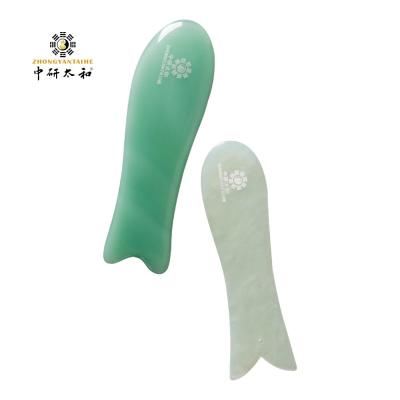 Cina Il pesce ha modellato l'aventurina di raschio naturale Jade Guasha Board di verde del fronte dello strumento di massaggio di 100% Gua Sha in vendita