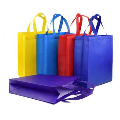 China Eco-friendly Non Woven PP Bag Shopping Laminated Tote Bag Laminated Non Woven Nonwoven Carry Bags Accept Customized Logo for sale