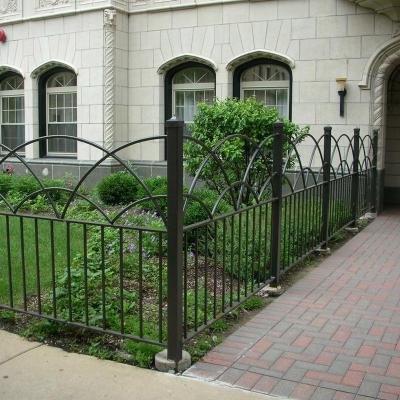 China Easily Assembled Modern Backyard Wrought Iron Garden Fence For Villa for sale