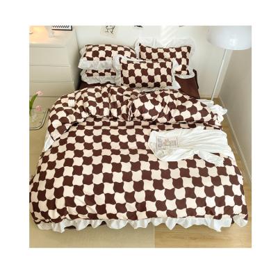 China Viable Custom Design 100%Polyester Microfiber Dye Print Lace Bedding Set for sale