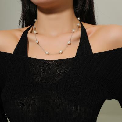 China Fashionable wholesale baroque freshwater pearl necklace clavicle necklace vintage freshwater gold plated short pearl necklace for sale