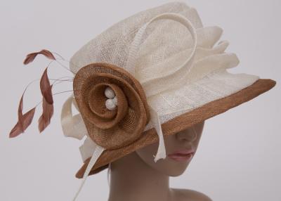 Китай Отбеливая белые шлемы с brim 8.5cm, шлемы дам Sinamay Fascinators Sinamay цветка продается